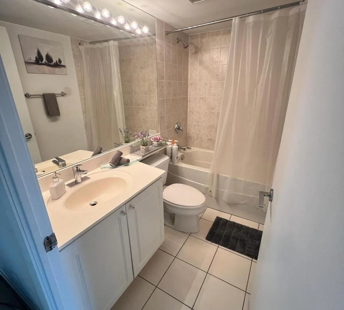 Downtown Toronto Suite By The Lake Canada