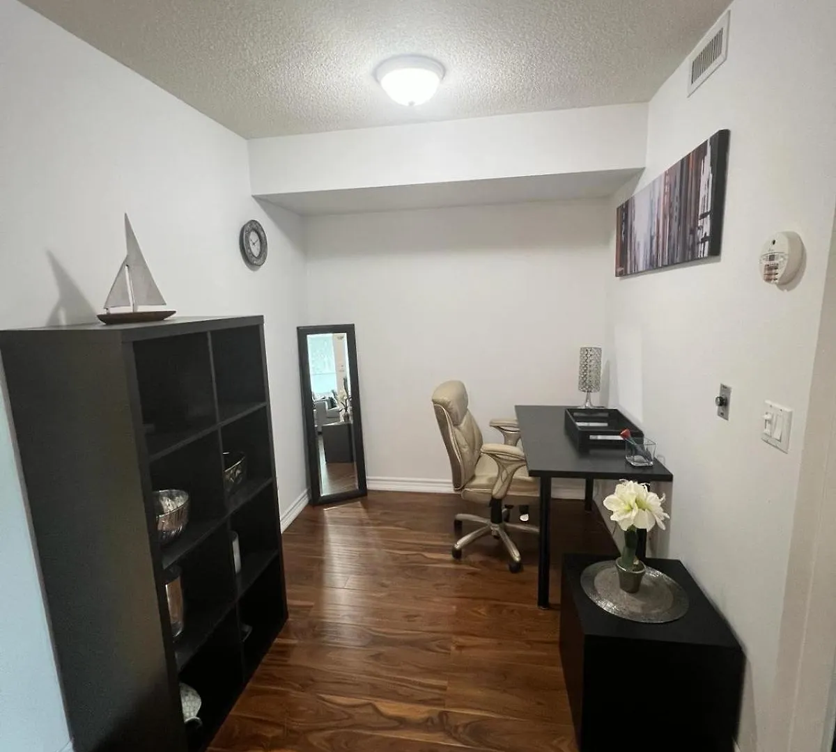 Downtown Toronto Suite By The Lake